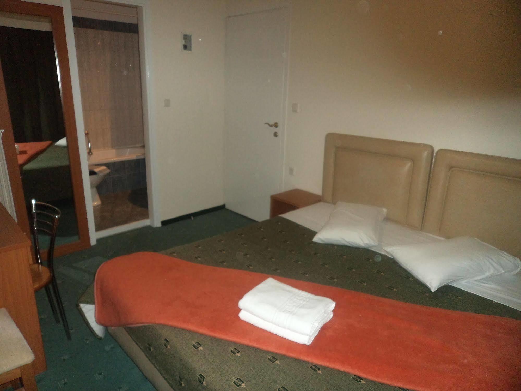 Hotel Nestorion 2*